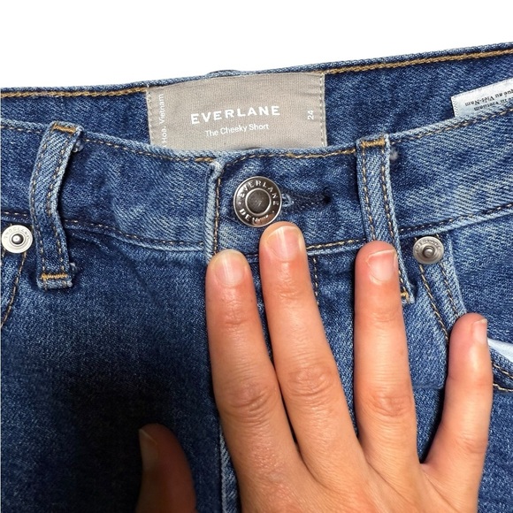 Everlane The Cheeky Short Denim Cutoff Jean Shorts Size 24 Distressed Raw Hem - Picture 2 of 7